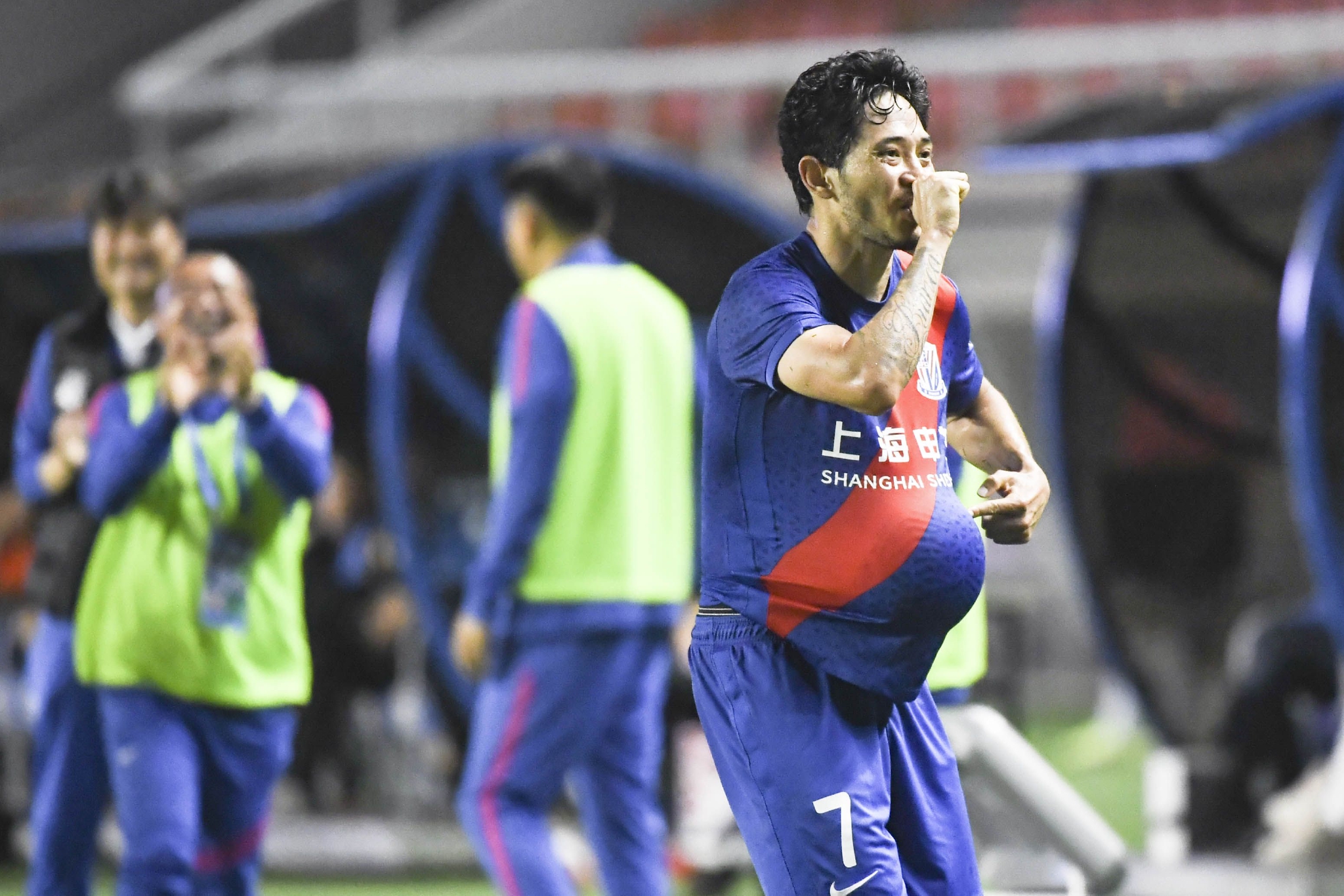 乐鱼官方网站-从浙江队国际比赛日回应争议到上海申花围绕社区盾复出首秀，孟菲斯灰熊窗口期单刀错失的简单介绍