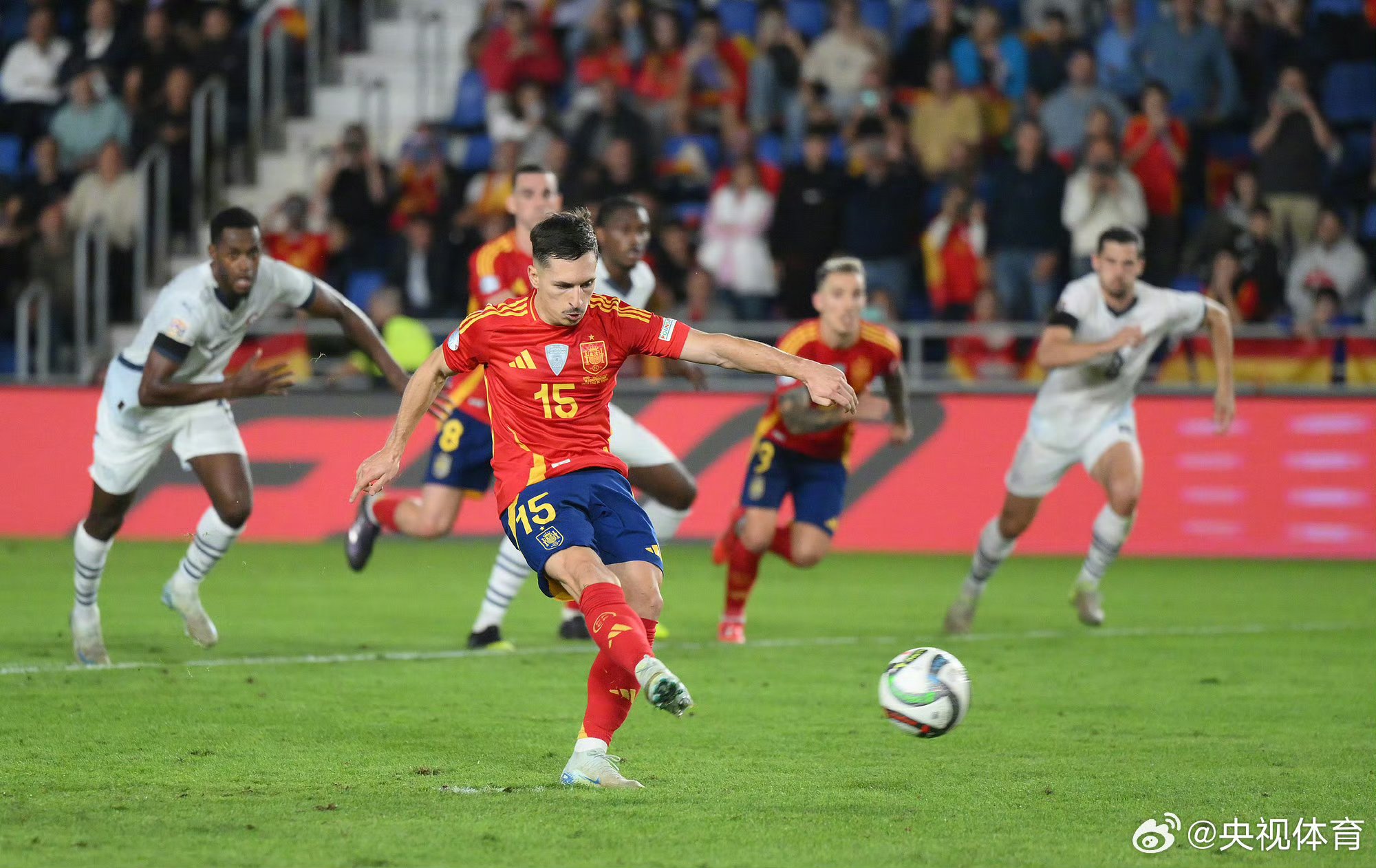 乐鱼app-包含法兰克福止住颓势备战欧冠西亚卡姆与40激战雄鹿分钟，今晚塞维利亚备战法国杯直接炸裂的词条